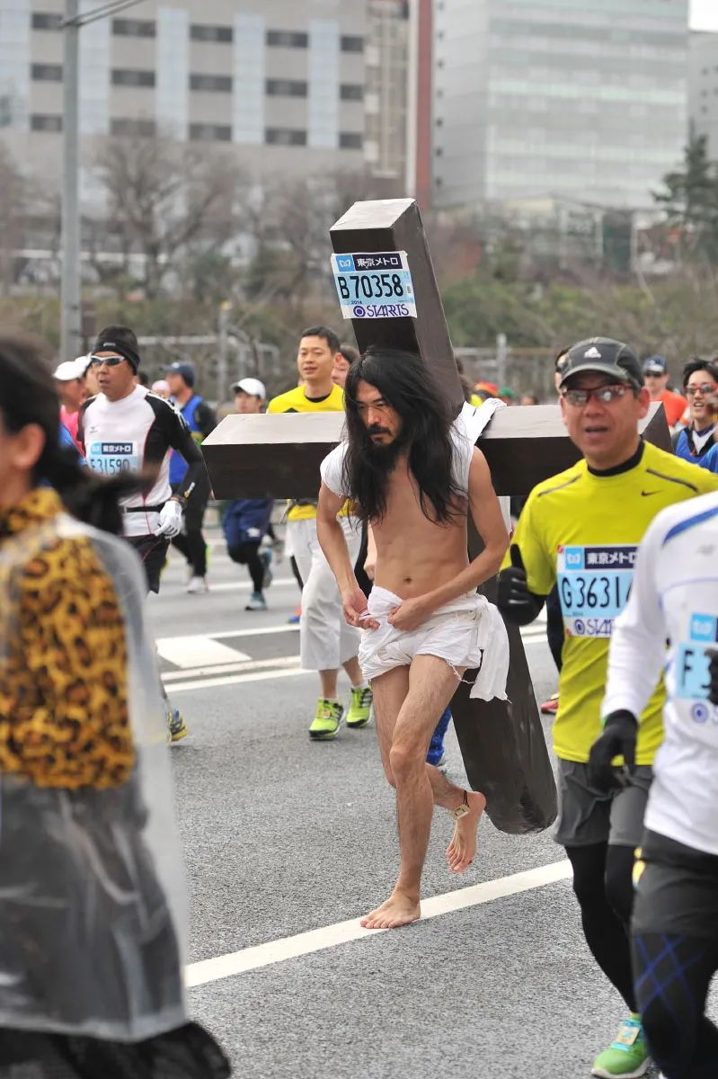 讨论｜笔者也干过！马拉松赛道上的 cosplay