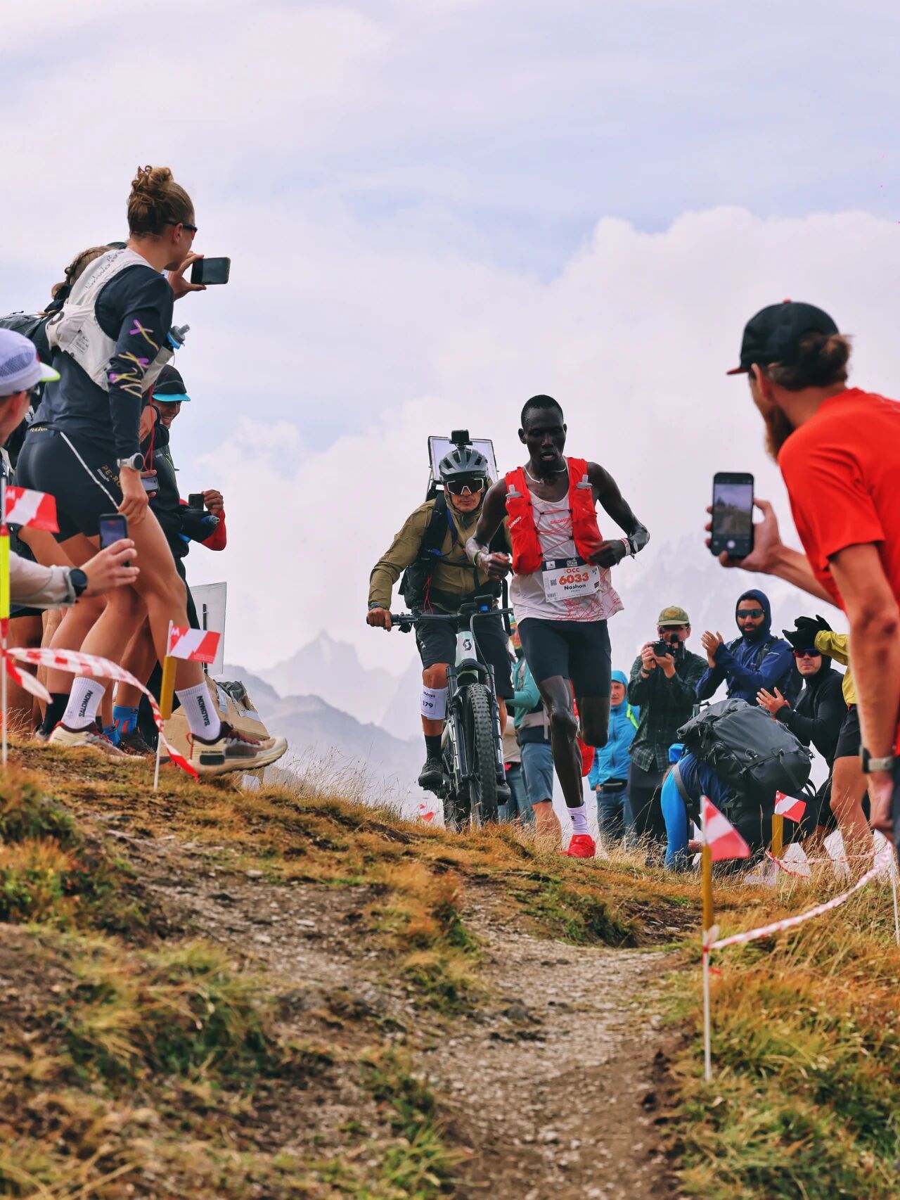 2026 UTMB OCC男子前三 法国时隔10年登顶 - 3
