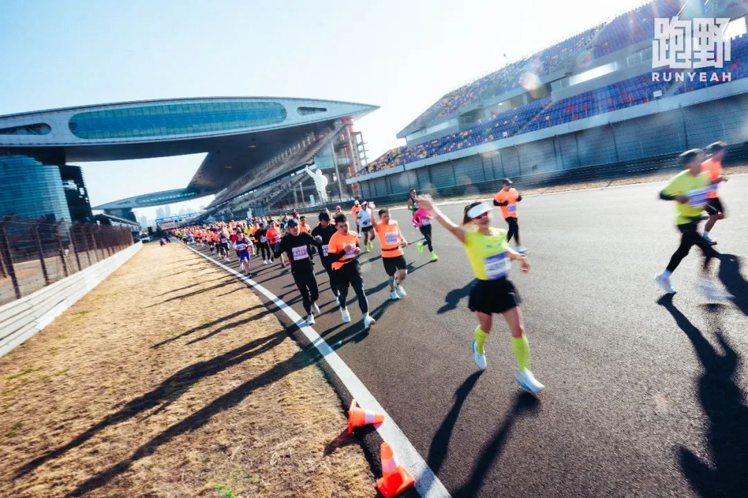 知识｜全球马拉松，没有一条标准赛道的长度是42.195公里